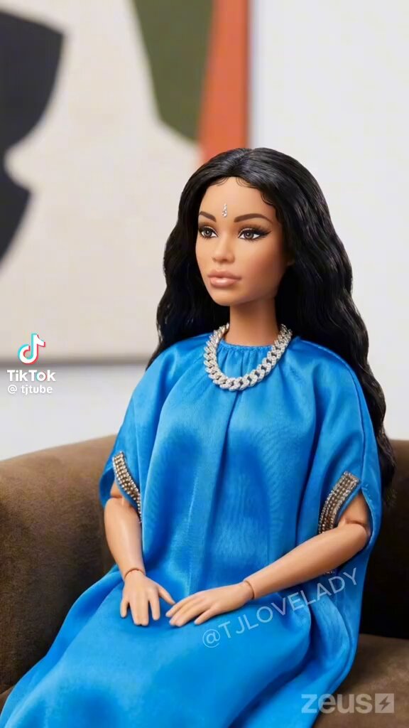 Yooo!! 🤣 Even the ANIMATED DOLL versions of the @MariahLynBoss vs @djskyhighbaby & #AmberAli vs #Tesehki are TAKING US OUT!! 😭 Swipe 👉🏾 to see & let us know if #TJLoveLady NAILED it AGAIN!!👇🏾