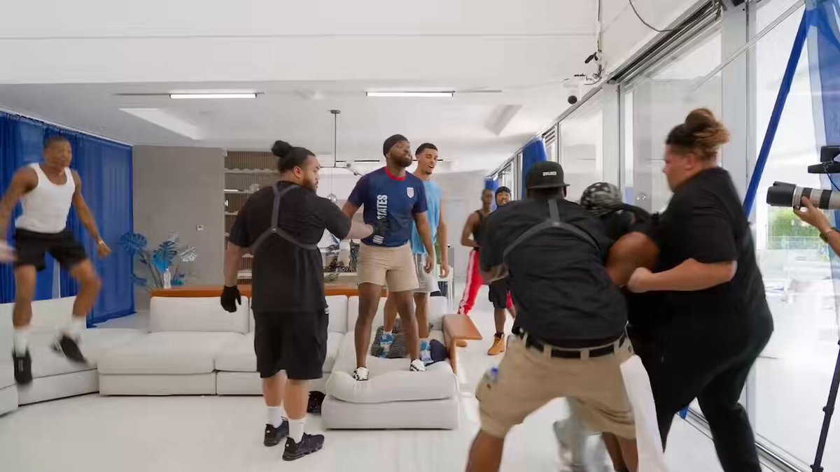 Omg! 😳 #Pariz’s arm gets DISLOCATED after squabbling with #AhrahBanga on #BadBoysDominicanRepublic!! 🫢 Drop those 😈 & run it up if you’re ready to watch the new episode today!!! 👇🏾