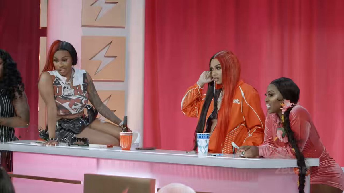 🙌🏾 Looks like @Sapphireblazee has another GAME of “SIMON SAYS” going up TOMORROW on PT. 2 of the #BaddiesGoneWild & #BadBoys AUDITIONS! Drop those 🤪 if you’re ready to tune into see who gets a TICKET 🎟️ after coming from the SHOULDERS!!! 👀👇🏾