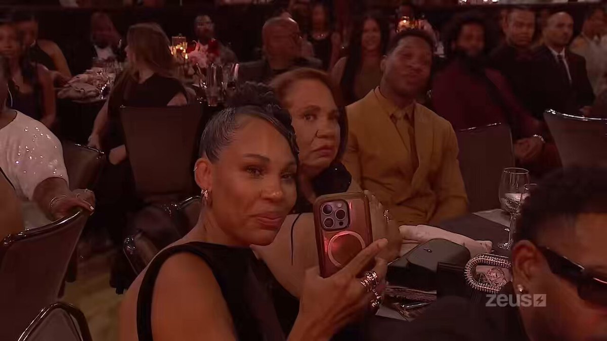 🥹 @MeaganGood got EMOTIONAL accepting the SPIRIT AWARD ✨on #JasonLee’s 6TH ANNUAL #HollywoodUnlockedImpactAwards!! 🏆 Who else was moved by #MeaganGood’s sweet speech on the importance of God, Family, & Love?! 💕👇🏾 Link in bio to watch the AWARD SHOW Now on @thezeusnetwork! ⚡️