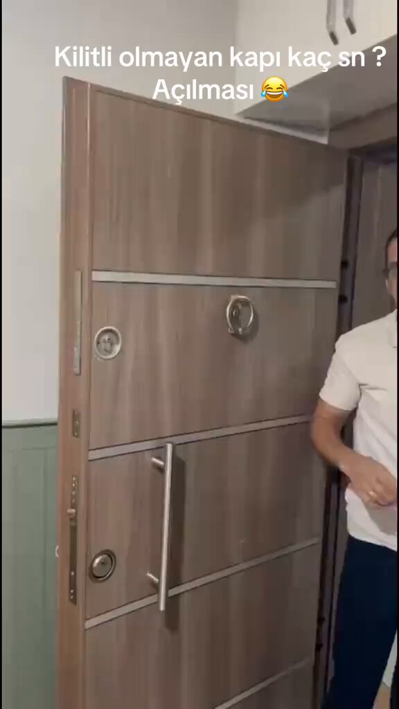 Çelik kapı ustası, kredi kartıyla kapı açmanın sırlarını paylaştı