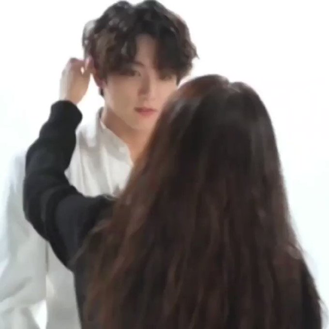 VàNYa⁷🥀 thv's wife (@orphicJJK):