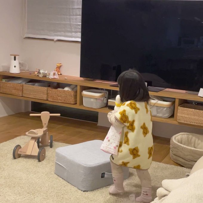 柴犬りんご郎 Ringoro119 クッションから落ちた娘を見てすかさず占領する柴犬 Nitter