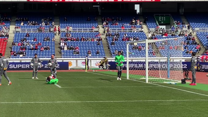 jリーグ 日本プロサッカーリーグ J League ウォーミングアップが始まっています Fujifilm Super Cup 22 川崎フロンターレ Vs 浦和レッズ 13 35ko Redsofficial Fujifilmsupercup22 は2 12 土 13 35ko 日本テレビ系全国ネットにて生中継 jリーグ 日本プロサッカーリーグ J League ウォーミングアップが始まっています Fujifilm Super Cup 22 川崎フロンターレ Vs 浦和レッズ 13 35ko Redsofficial Fujifilmsupercup22 は2 12 土 13 35ko 日本テレビ系全国ネットにて生中継