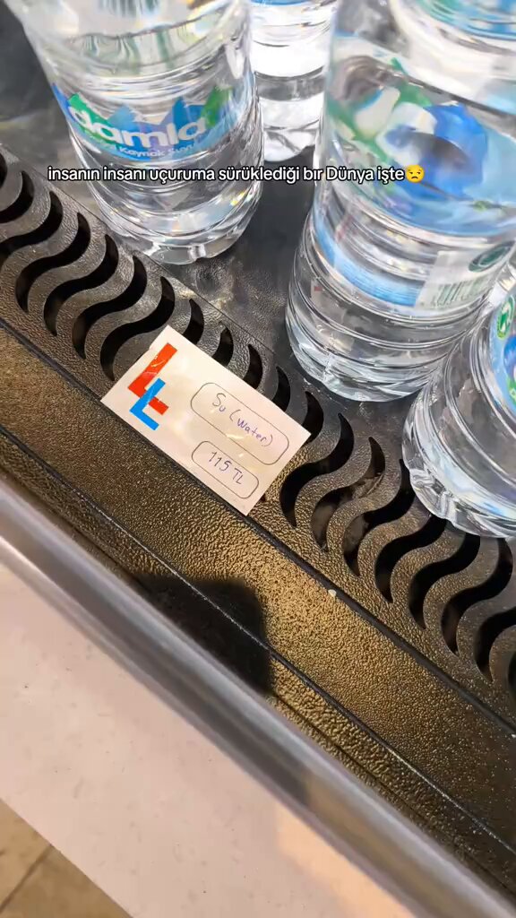 Adana'daki petrol istasyonunda meşrubat fiyatları dikkat çekiyor