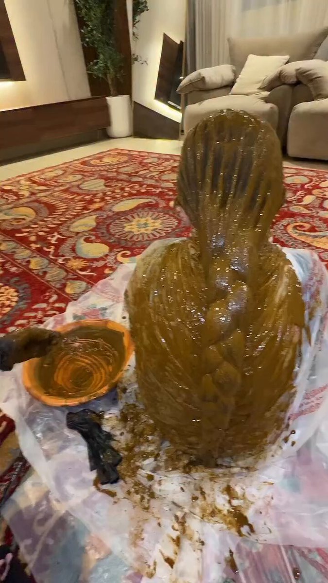 Arap kadından kına kalitesini kanıtlayan dikkat çekici gösterim