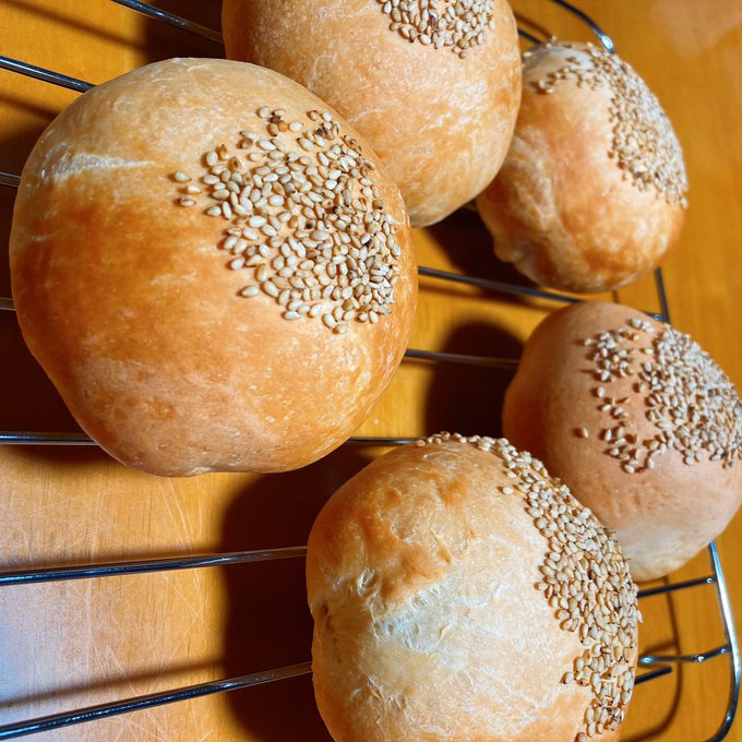 もへ Mohemeshi 友達の台湾旅行の思い出話で 胡椒餅やばい そんなに 美味い訳じゃないのに気づいたら また買ってる 絶対やばいもん 入ってる と言ってたので 気になって調べてみたら 食戟のソーマの月饗祭で ソーマが作ってたやつやん て テンション