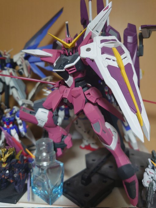 短足の貴公子 Tyu 完璧な完成品を目指して失敗を恐れて何も出来ないならプラモデルは出来ないよ 今の自分の力を知って上手くなりたい気持ちが大事 塗装初期 缶スプレー フリーダム 中期 エアブラシ初期 ジャスティス 現在 V2 ガンプラ好きと繋がりたい