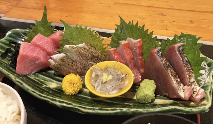 Momorindayo 久茂地の免許皆伝酒場の期間限定ランチ 唐揚げ食べ放題定食 牡蠣 大粒ホタテフライ定食 刺身 定食 お蕎麦 どれも500円なのに豪華すぎる 特に本気の刺身定食はマグロ 真鯛 金目鯛 カツオ 白魚がこんなに付いてくる 期間中はお酒提供なしで Momorindayo 久茂地の免許皆伝酒場の期間限定ランチ 唐揚げ食べ放題定食 牡蠣 大粒ホタテフライ定食 刺身 定食 お蕎麦 どれも500円なのに豪華すぎる 特に本気の刺身定食はマグロ 真鯛 金目鯛 カツオ 白魚がこんなに付いてくる 期間中はお酒提供なしで