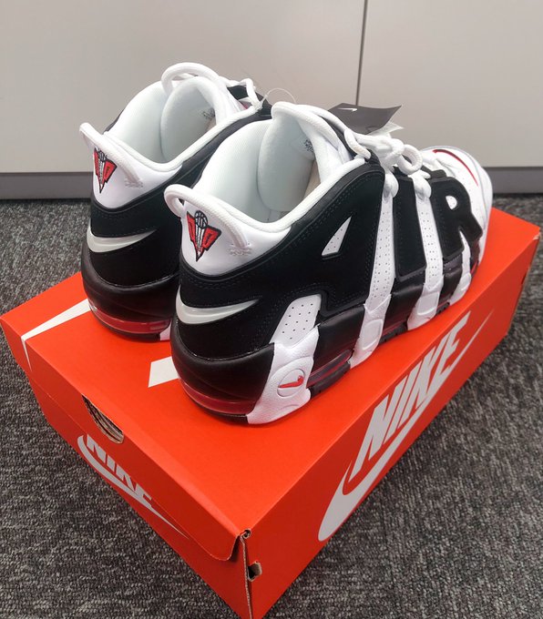 マジックアイズ 公式 Tmbc Me 社長の私物あげます ｖ Nike Air More Uptempo White Black University Red 新品未使用品 サイズ26 5cmを1名様に 応募方法は 1 フォロー 2 マジックアイズしか勝たん とリプ