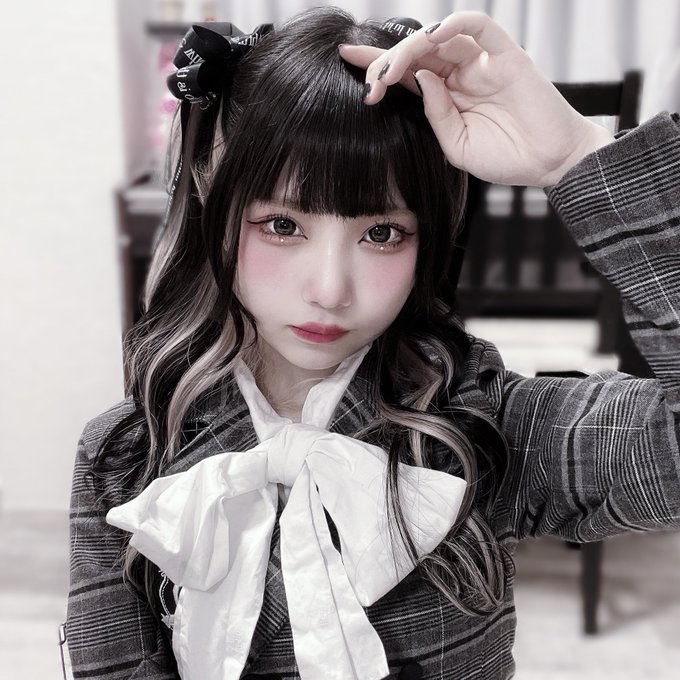 ぺこ Mewm Peko 髪も洋服もモノトーンでかわいい Nitter ぺこ Mewm Peko 髪も洋服もモノトーンでかわいい Nitter