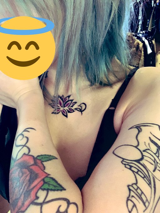 Ai Amo12w04 更新 22 01 31 タトゥー タトゥー女子 刺青 Tattoo メンヘラさんと繋がりたい 派手髪 Nitter