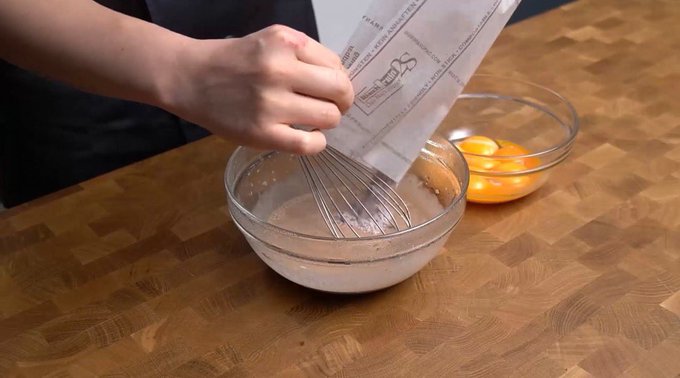 ショコラティエ パティシエ 江口和明 チョコレート情報を発信します ショコラティエ デリーモ Eguchikazuaki 台湾カステラ チョコレート 味 レシピを追求してわかった事は 下手なスポンジのレシピよりも絶対失敗しない サラダ油たっぷり加えるレシピは嫌い