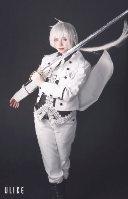 ギル Vhssese1eizexja Cosplay 黒執事 チャールズ グレイ 伯爵 あるコス Nitter