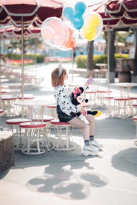 Kimi Disney Photo Kimi Ckey0521 ディズニーランドでデートした 風船いっぱいでとても幸せそうな彼女を見て自分も幸せな気持ちになった Nitter