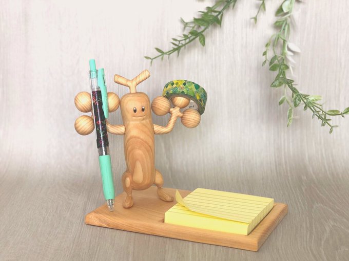 木彫りのぽっぽ Warkingpoppo 木彫りポケモン 木彫りウソッキーの小物入れを作りました 色々持たせてみた Nitter