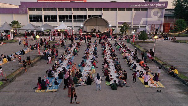 Majalahrapi Majalahrapi Jom Memeriahkan Majlis Berbuka Puasa Percuma Iftar Ala Madinah Karangkraf Pada Hari Ini Hingga 29 April 2022 Kecuali Sabtu Dan Ahad Jam 6 00petang Di Dataran Karangkraf Seksyen 15 Shah Alam