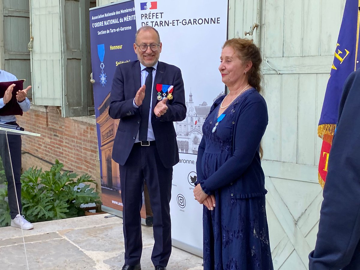 Prefect of X Prefecture Honors Local Woman for Public Service Dedication