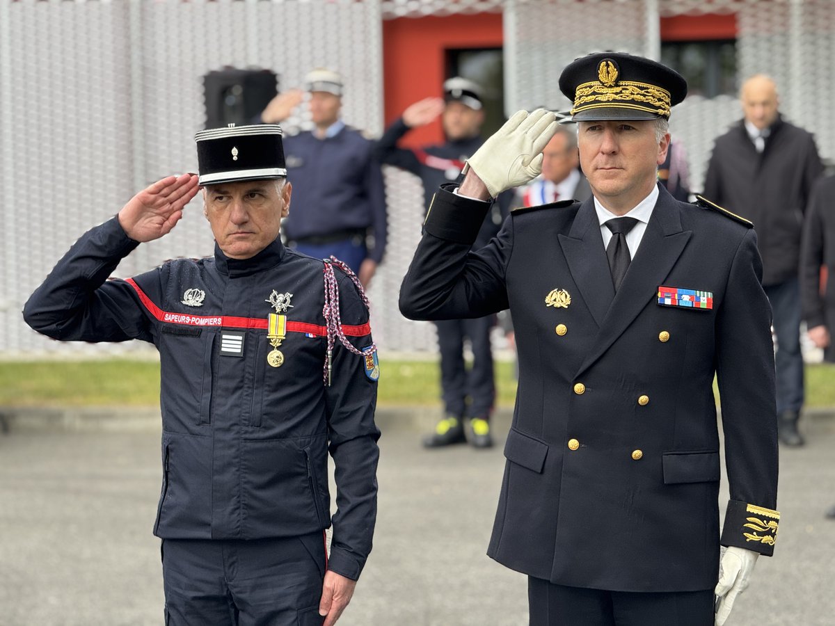 Préfet de Prefecture 65 Assists in Command Passover at Tarbes CIS of Sdis65