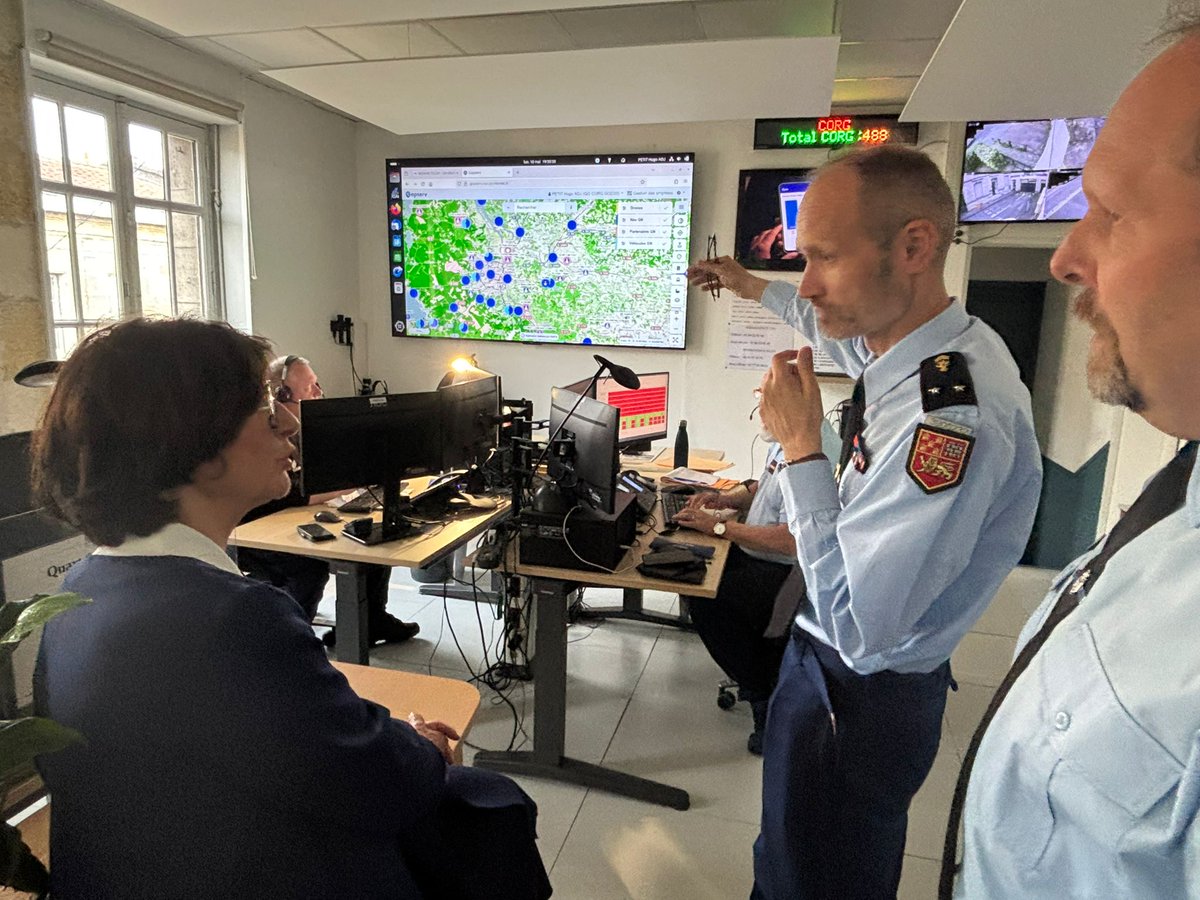Première visite de la nouvelle préfète de Nouvelle-Aquitaine, Sophie Brocas, chez les forces de l'ordre en Gironde
