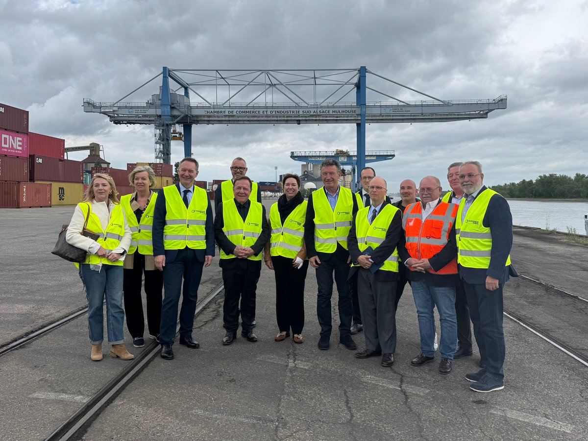 Visite du président de la Région Grand Est et du préfet de 68 au port d'Ottmarsheim : développement durable et décarboné du fret fluvial et ferroviaire