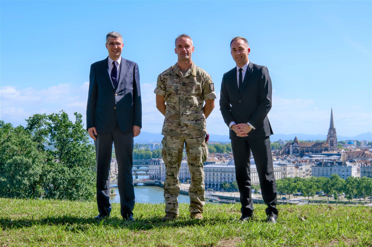 Présentation des savoir-faire du 1er RPIMA à la citadelle de Bayonne