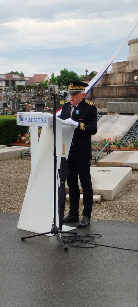 Cérémonie d'hommage aux morts pour la France en Indochine à Dole