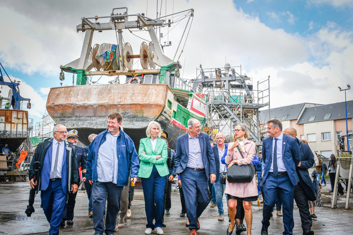 Visite des autorités européennes et françaises à Port-en-Bessin-Huppain sur l'avenir de la pêche et des filières maritimes