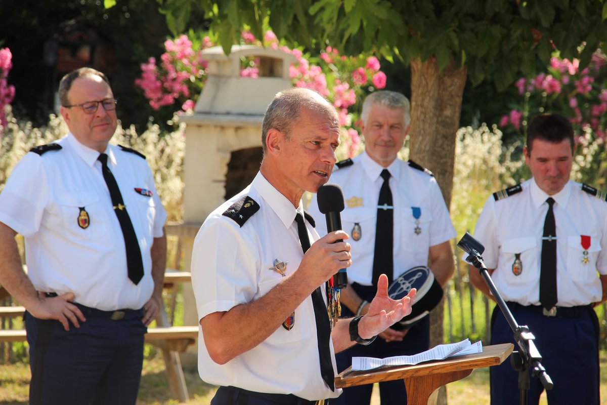 Cérémonie de départ du général Thomas Deprecq devant les militaires du groupement de gendarmerie de l’Hérault