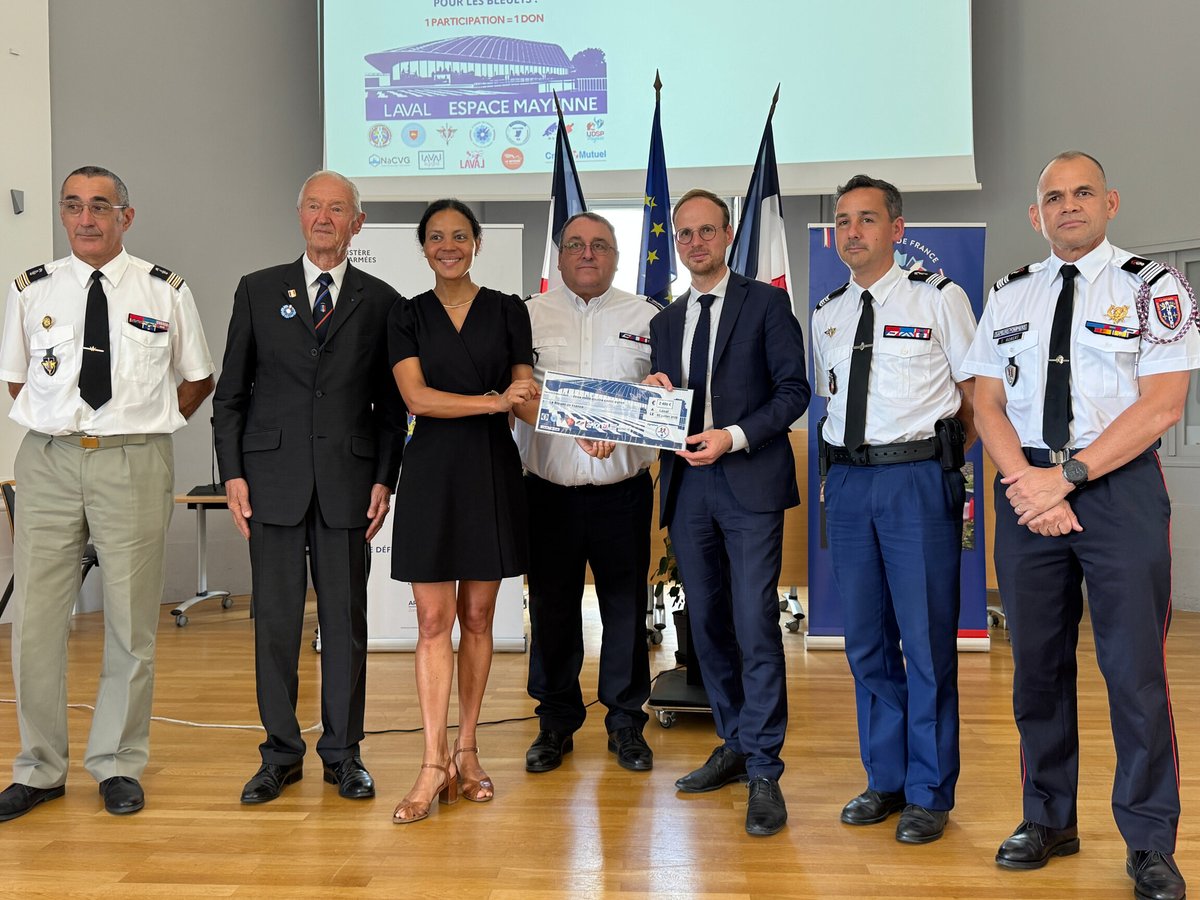 Remise de chèque des Foulées du Bleuet Laval