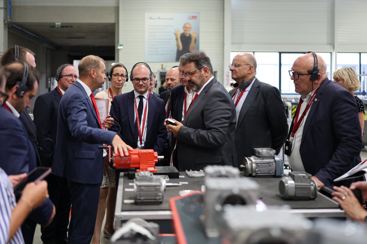 Visite du ministre délégué à l'industrie à Mommenheim