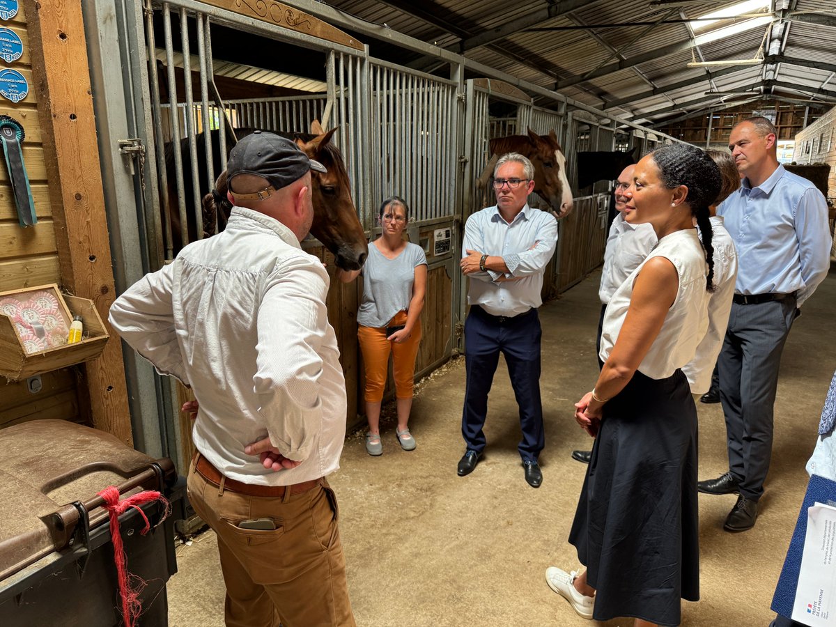 Visite de la préfète à l'Écurie Chalvignac Vesin Sainte-Suzanne-et-Chammes