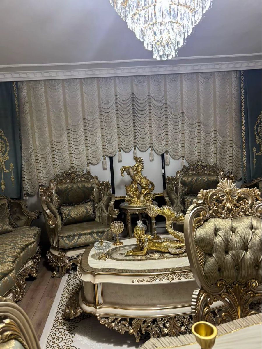 Ankara'da yeni evlenen bir gelin, evinin salonundan kareler payla…